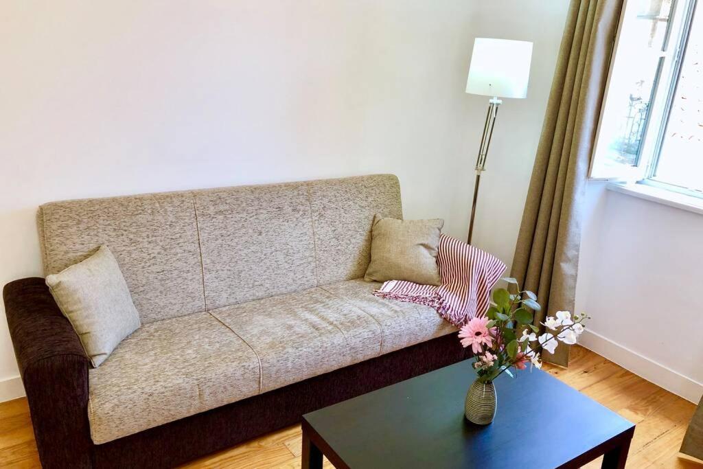 32 2 - Heart Of Lisbon Private Apartment, Bairro Alto المظهر الخارجي الصورة