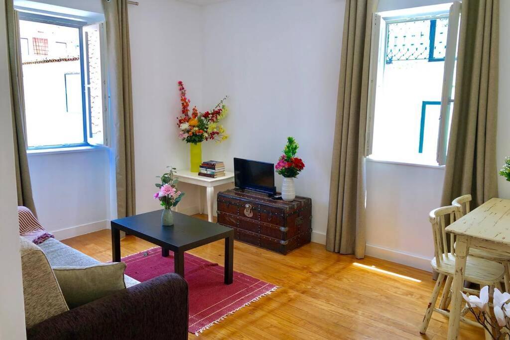 32 2 - Heart Of Lisbon Private Apartment, Bairro Alto المظهر الخارجي الصورة