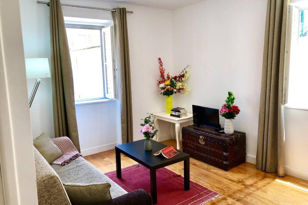 32 2 - Heart Of Lisbon Private Apartment, Bairro Alto المظهر الخارجي الصورة