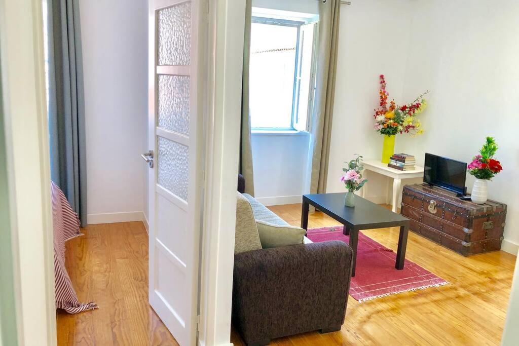 32 2 - Heart Of Lisbon Private Apartment, Bairro Alto المظهر الخارجي الصورة