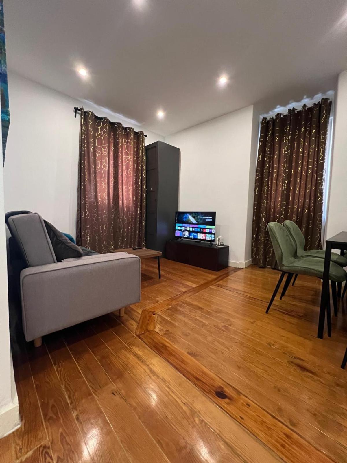 32 2 - Heart Of Lisbon Private Apartment, Bairro Alto المظهر الخارجي الصورة